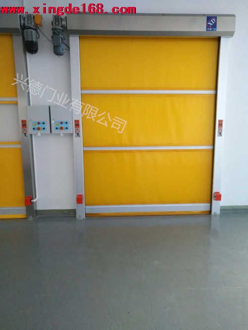 選擇興德門業(yè)快速卷簾門廠家是你最佳的商家？